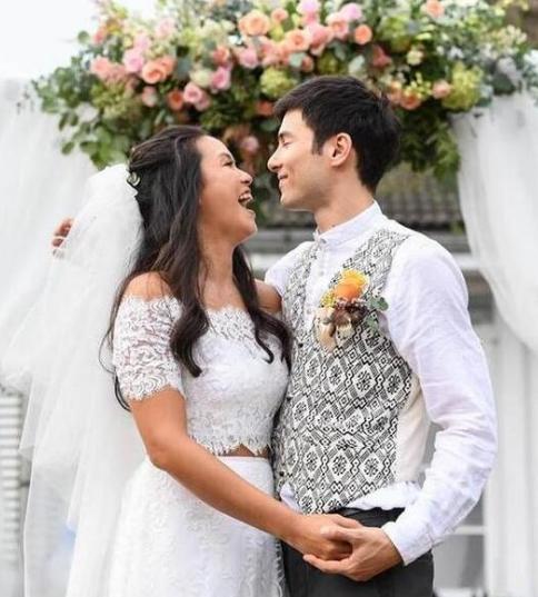 陈妍希和陈晓婚后首次大银幕演人妻，和凤小岳张书豪浪迹天涯