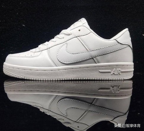 科比4代和5代哪个实战更好,科比4联名undefeated