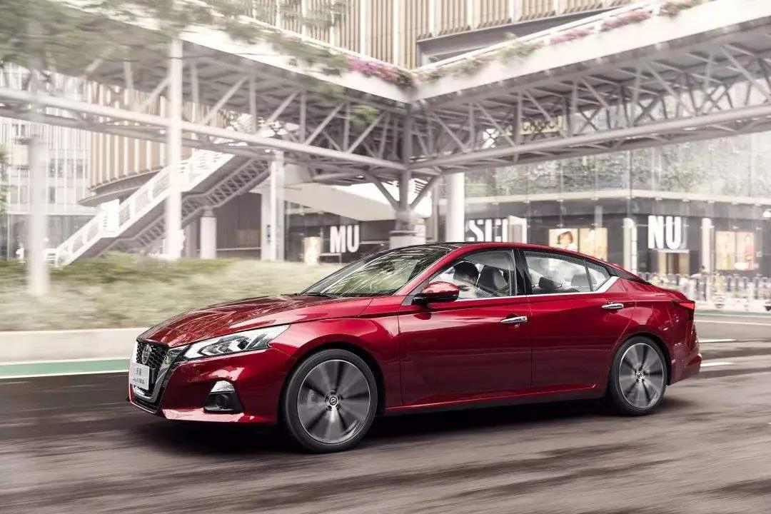 为什么2.0t能有400匹马力,2.0t的车为什么都变成4缸了