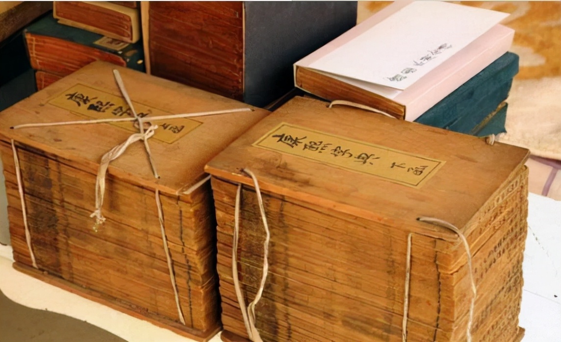 虚活字极难下,虚死字尤不易,诗词中虚字与实字是什么意思?