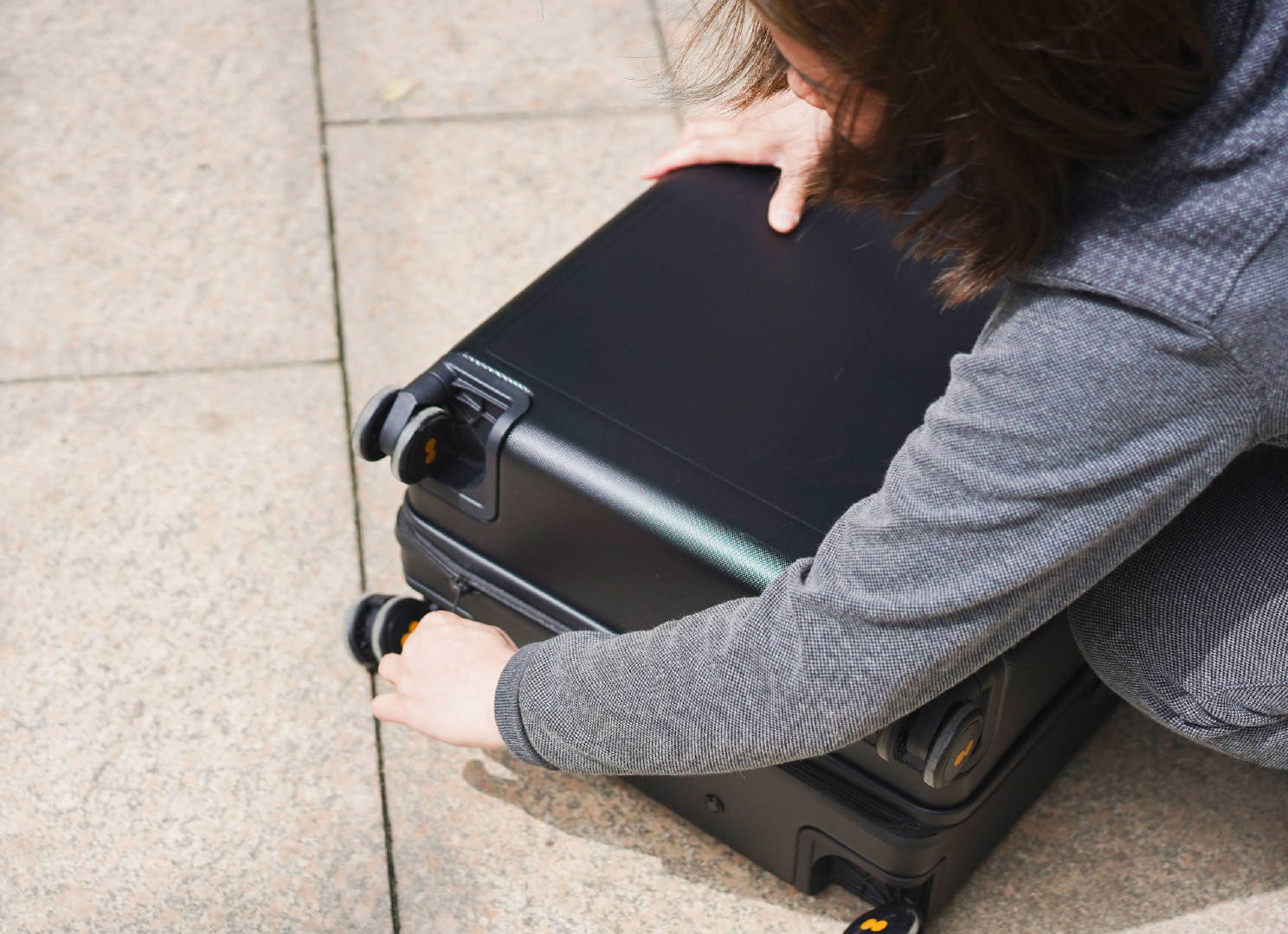 24寸地平线8号行李箱对比20寸评测,地平线8号行李箱24寸能装多少东西