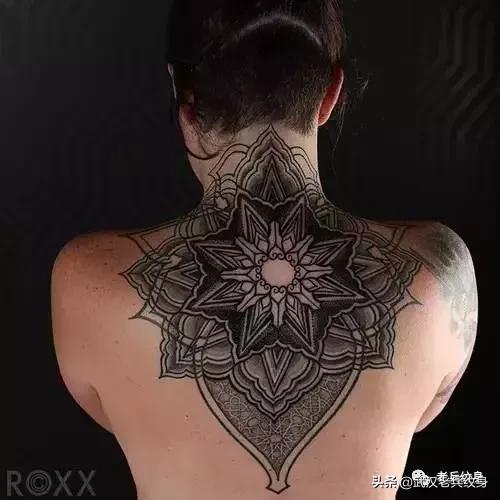 黑臂风格纹身,让人惊叹的纹身