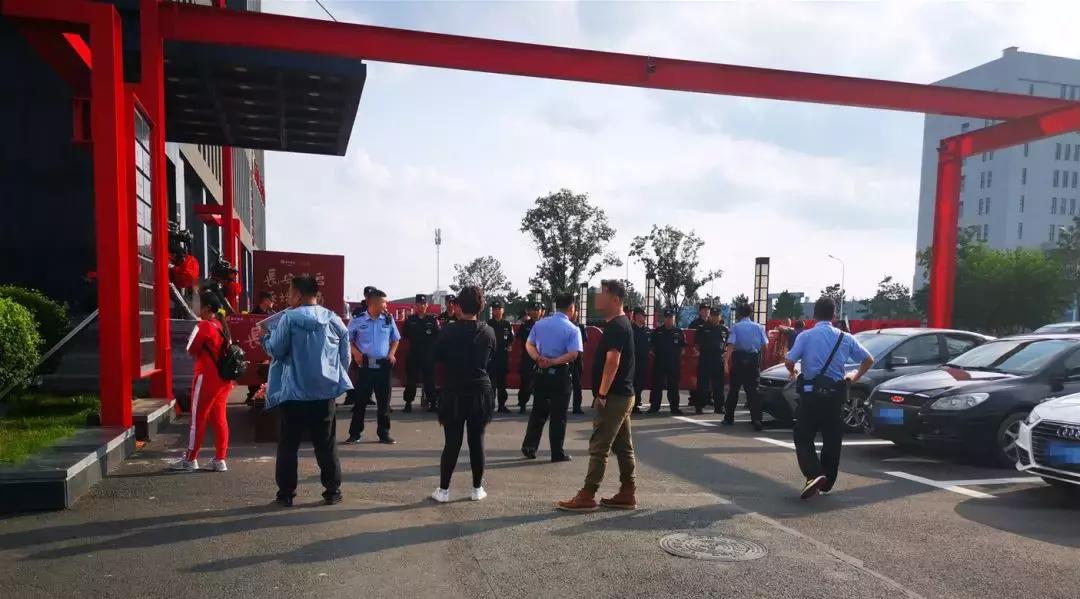 华润一天开俩盘,有的业主直跺脚,有的业主蹦高高