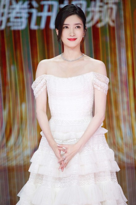 热巴杨幂刘亦菲同台,杨幂热巴刘亦菲高圆圆