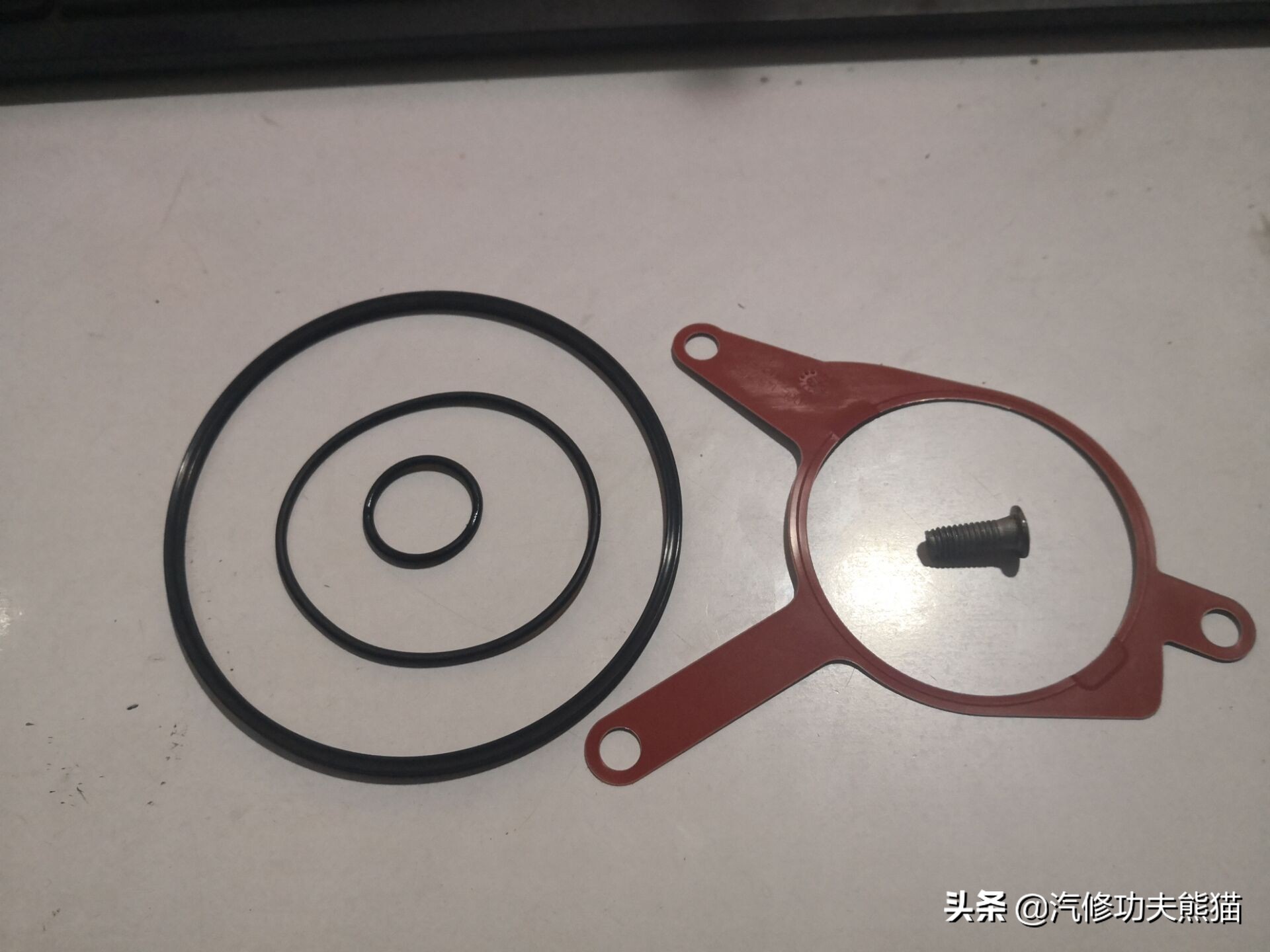 16款奥迪a6l2.5自吸发动机漏油,奥迪a6l2.4免拆烧机油处理靠谱吗