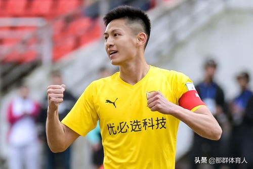 15岁进国家队足球,15岁踢上恒大一线队他到底有多牛