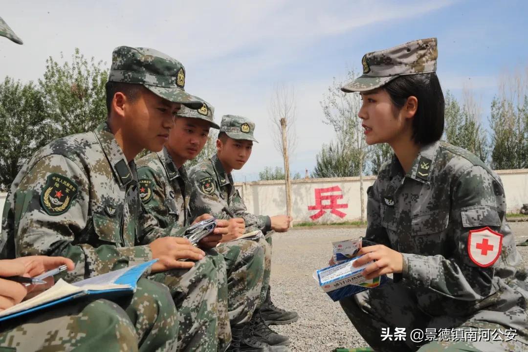 白衣执甲护士图片大全,白衣执甲医护工作者