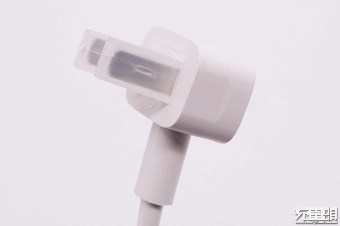 公牛插座新款和老款拆解,带USB接口公牛插排