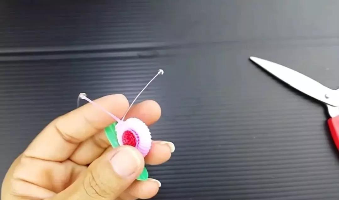 七彩的吸管剪一剪,DIY的蜗牛,天鹅,简直太像了(附教程)