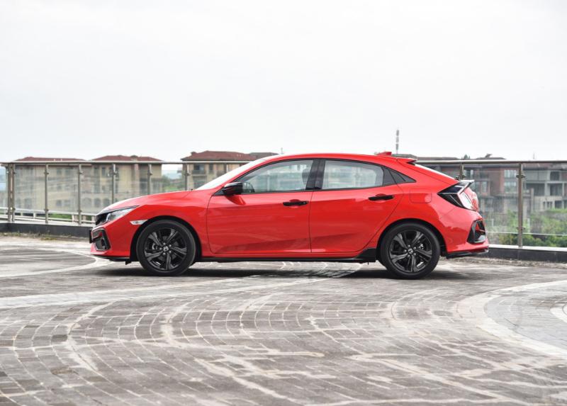 动力好省油耐用操控好的家用车suv,最省油的紧凑级家用轿车试驾