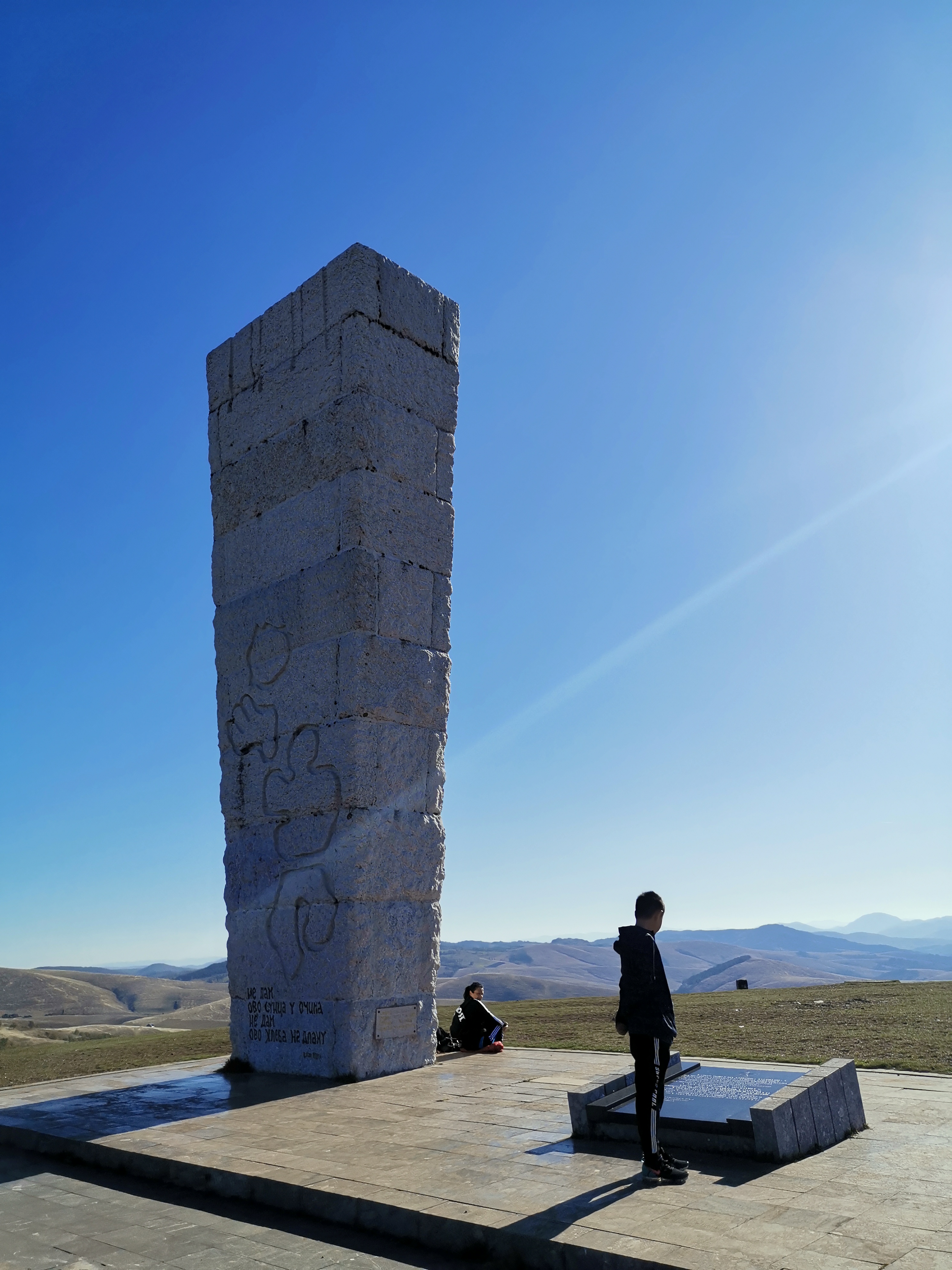 足球少年的小木屋很酷、“圣诞小镇”的秋天很美