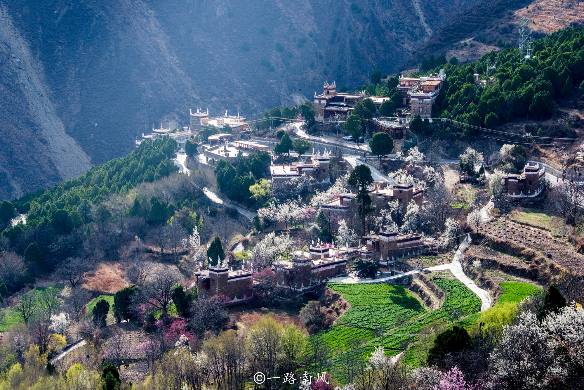 四川甲居藏寨门票,四川甲居藏寨海拔