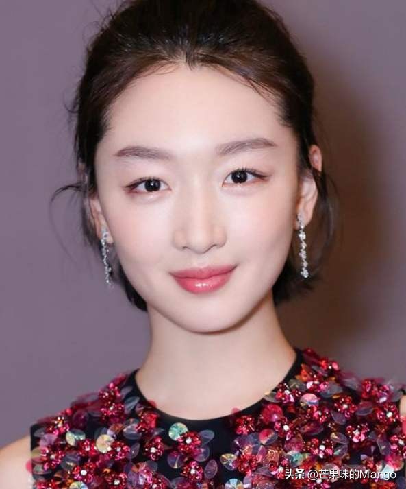 周冬雨单眼皮搭配,韩国单眼皮女明星眼妆金高银