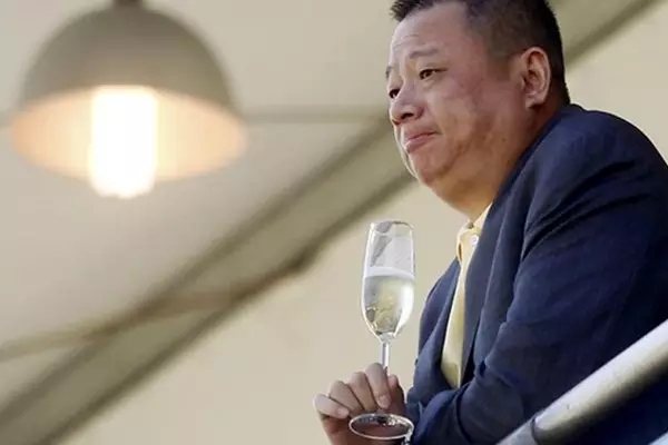 一天损失877亿港元,港商“暴发户”潘苏通的地产往事