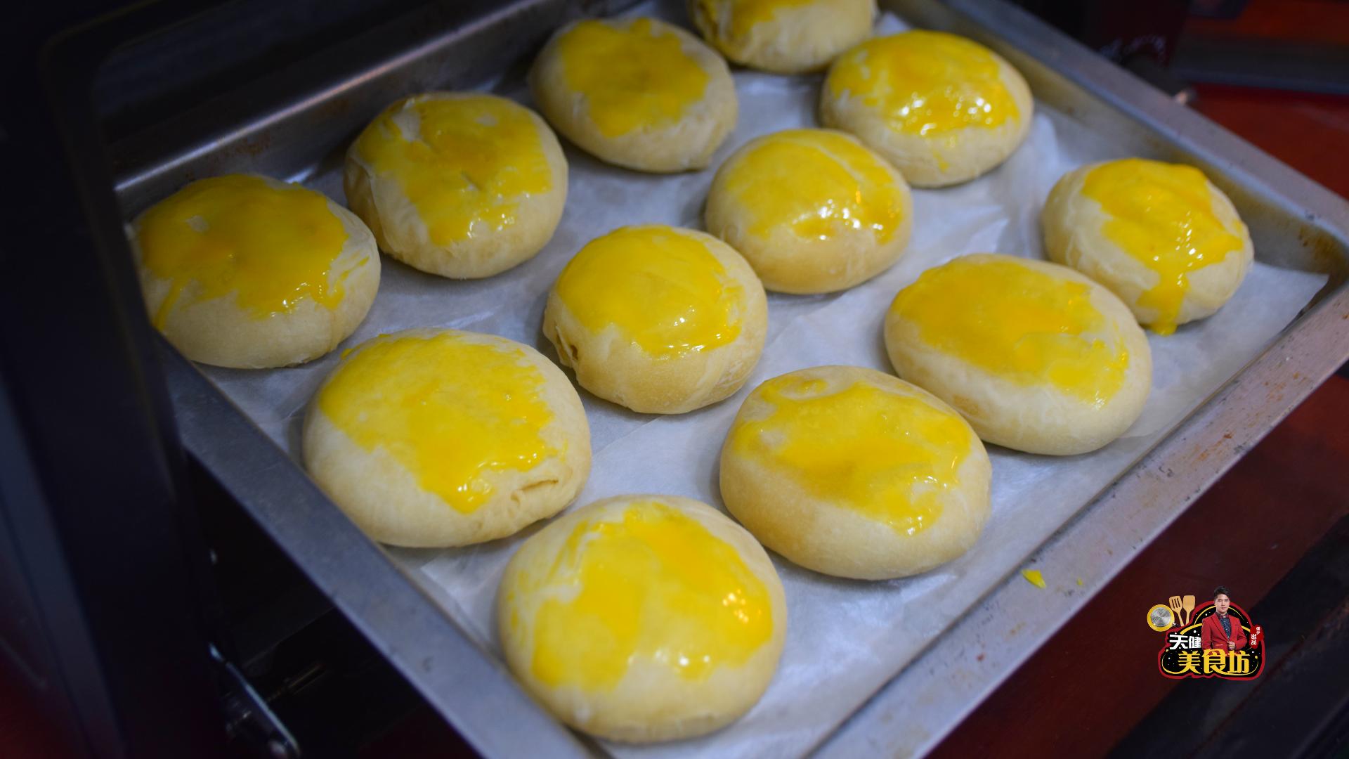 广式软皮绿豆饼的做法视频,为你讲解酥皮绿豆饼的制作方法