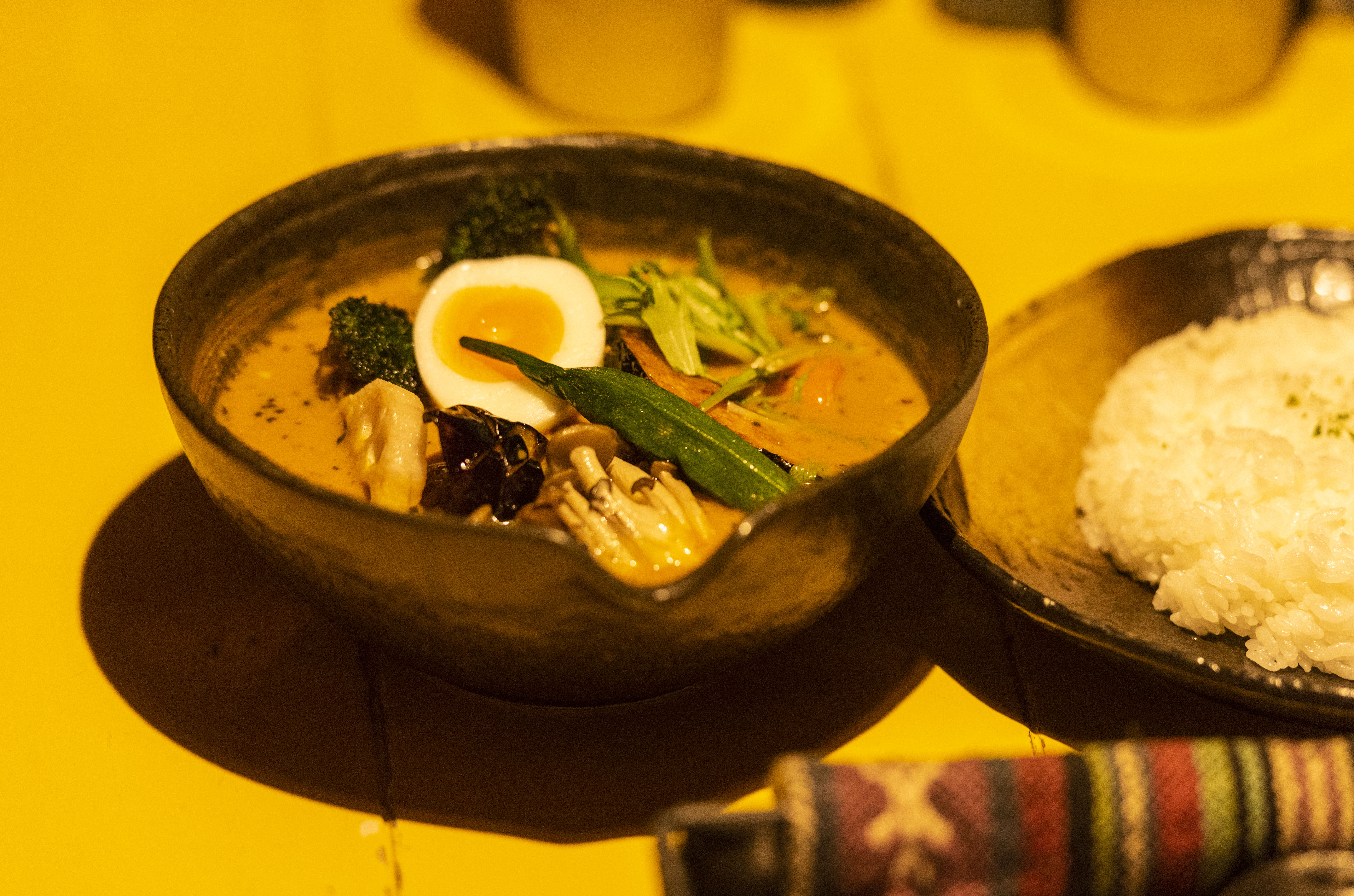 走街串巷边吃边逛，亲身探寻舌尖上的北海道