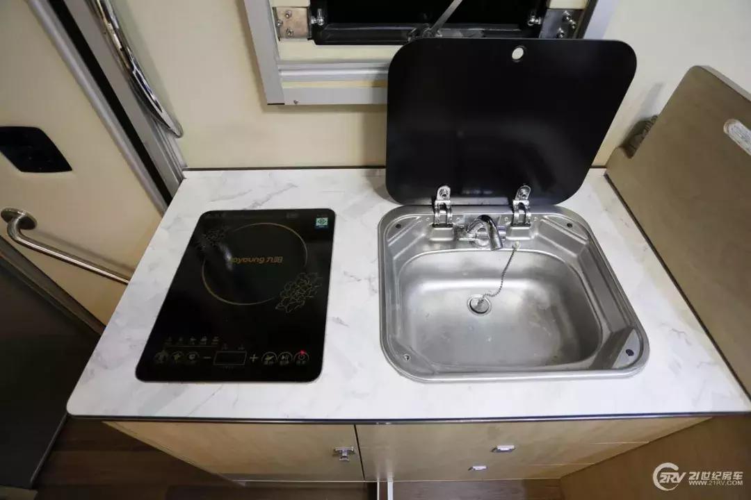 四驱带差速锁越野原厂房车,低顶四驱越野房车介绍