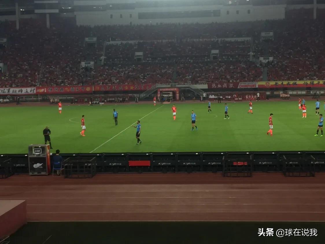 卡纳瓦罗接贝尼特斯,贝尼特斯卡纳瓦罗里皮