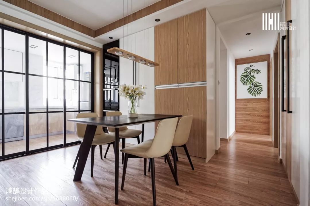 齐齐哈尔卧室装修布局,自己安装木板墙