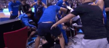 篮球比赛上打架事件,篮球比赛打架事件