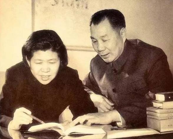 87年八旬老人到全国政协，点名要见杨副主席，杨成武：他还健在？