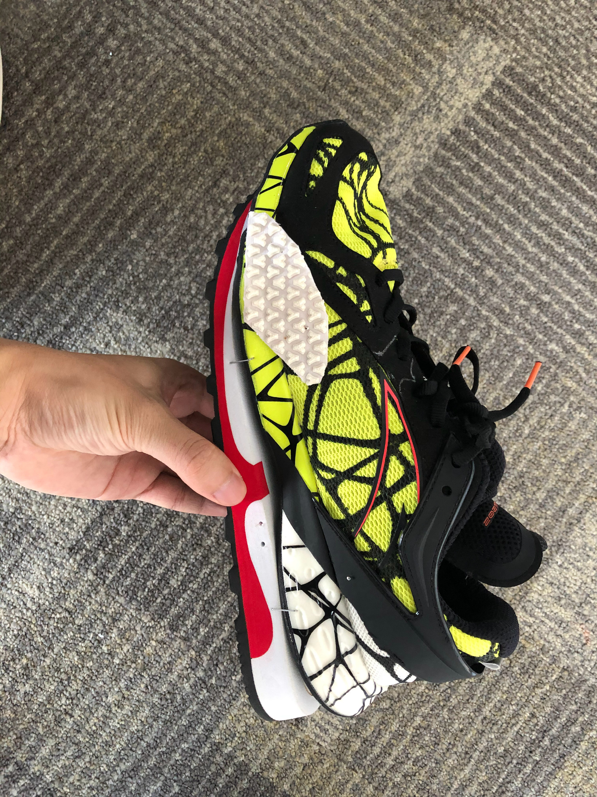 安踏颁奖服国旗版,安踏星标系列奥运领奖鞋