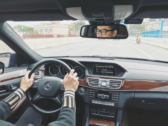 沉浸式体验2018款奔驰e320,2015款奔驰e320详细介绍