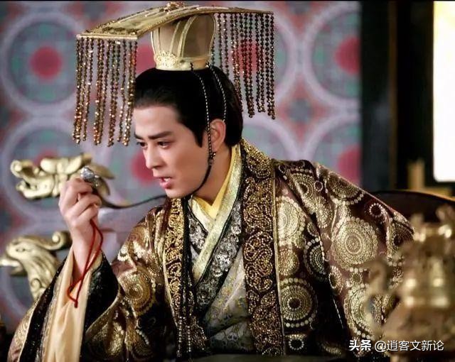 皇帝刚去世，13岁太子就将魔爪伸向了后妈，却意外成就一明君