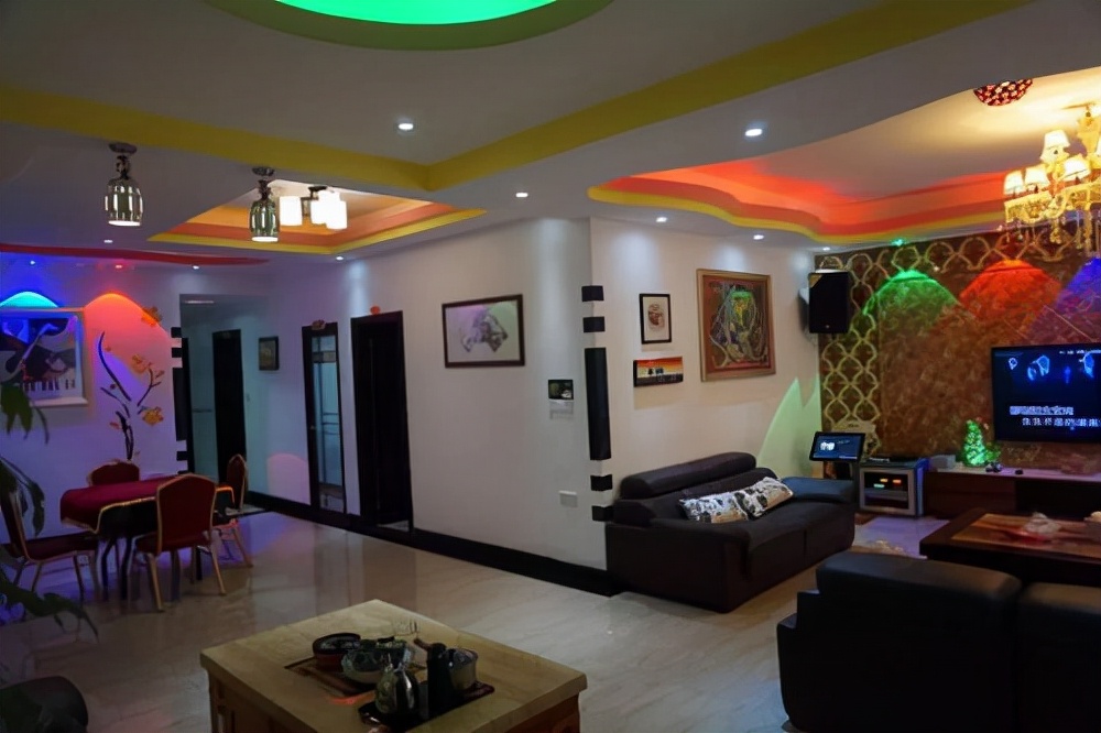 客厅顶部装修怎样最省钱,客厅空间太小要怎么装