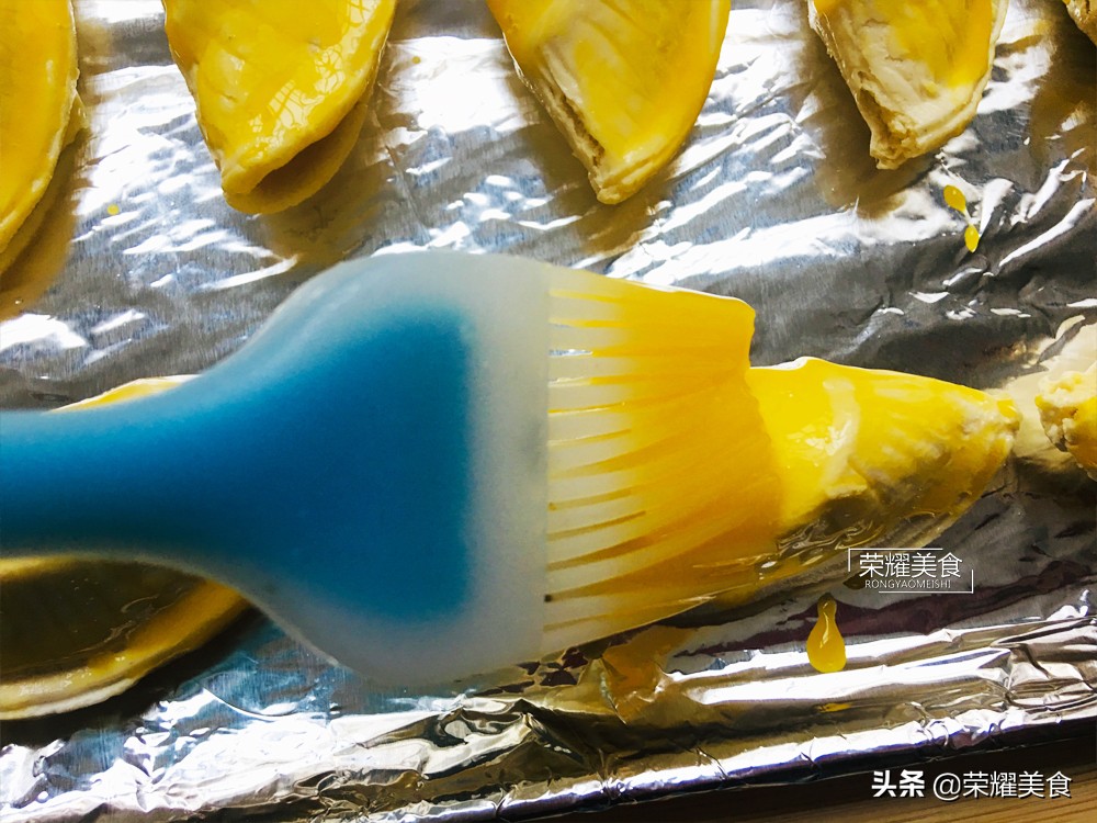 零失败的榴莲酥教程，再也不用吃外面速冻品榴莲酥了，成就感满满