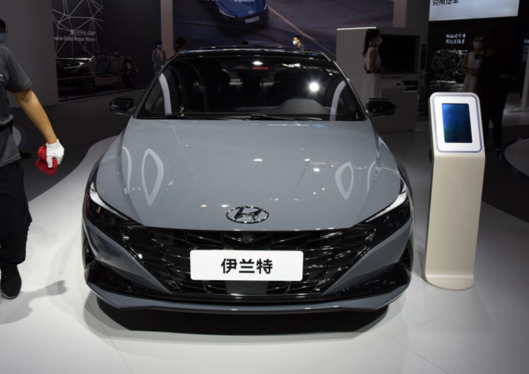 七代伊兰特和朗逸哪个更值得买,七代伊兰特和卡罗拉哪个更值得买