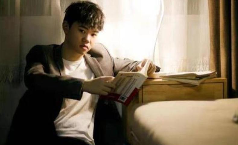 estar花海和韩涵谁强,韩涵五排遇到养猪流