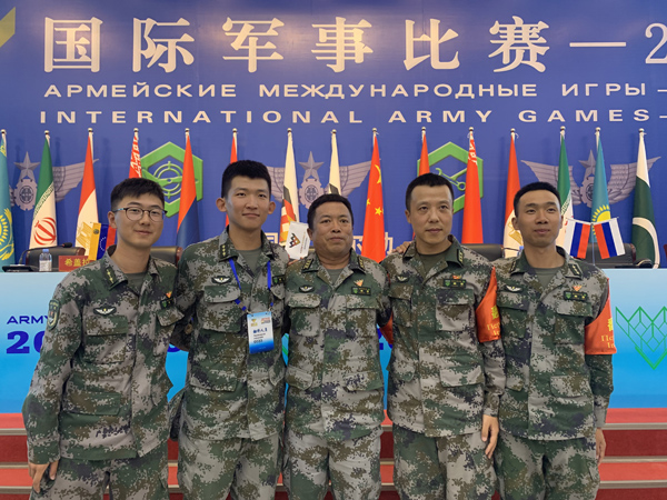 国际军事比赛国际队伍入场,国际军事比赛装甲车飙车