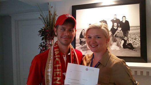 拜仁慕尼黑足球俱乐部队徽,拜仁慕尼黑粉丝眼睛里纹队徽