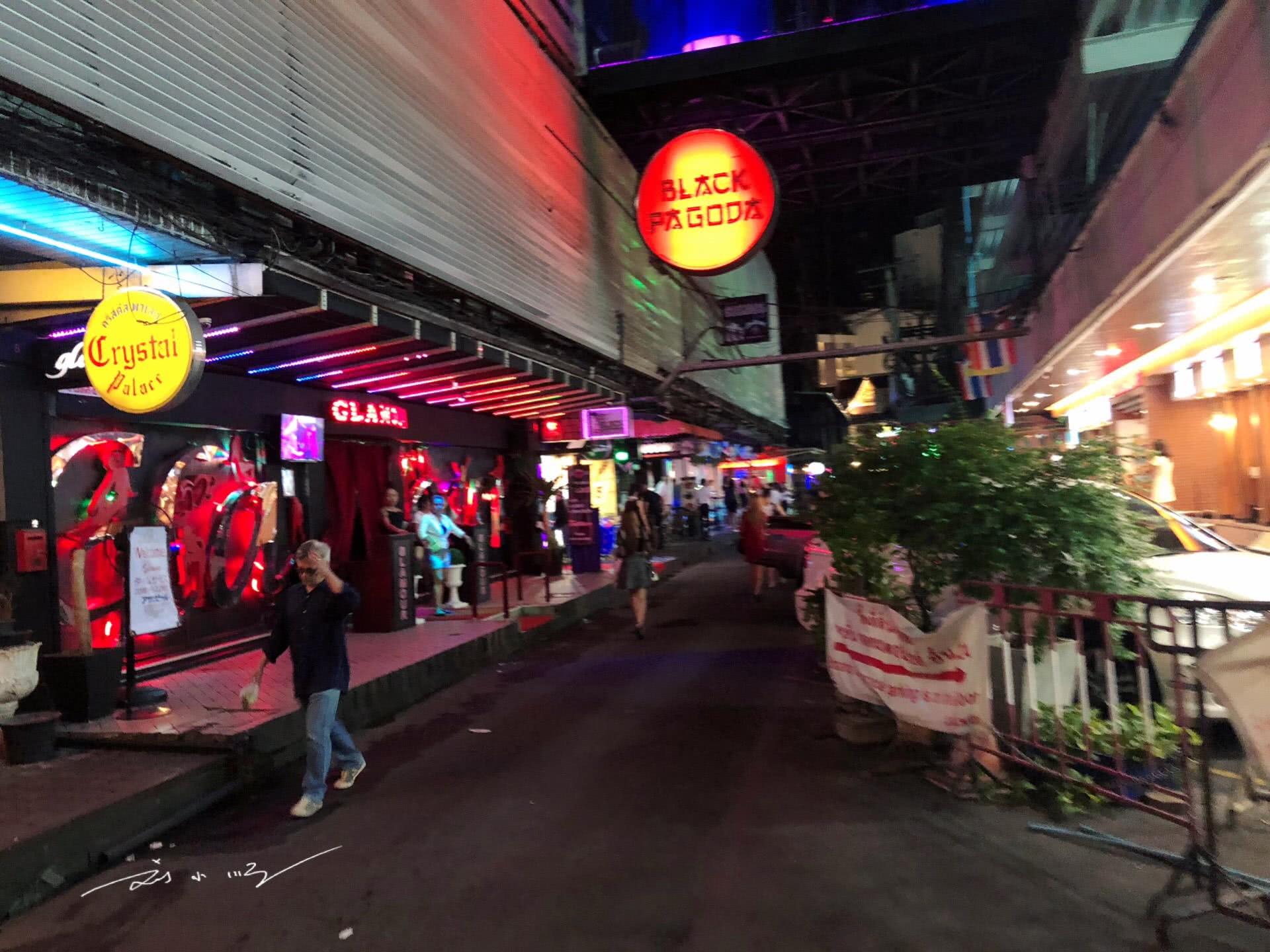 泰国曼谷夜景高清视频,泰国曼谷虹灯区的异国风情