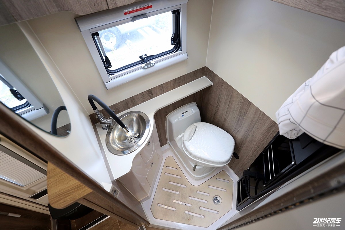 霍夫勒逸翔房车小额头,霍夫勒逸翔小顶房车