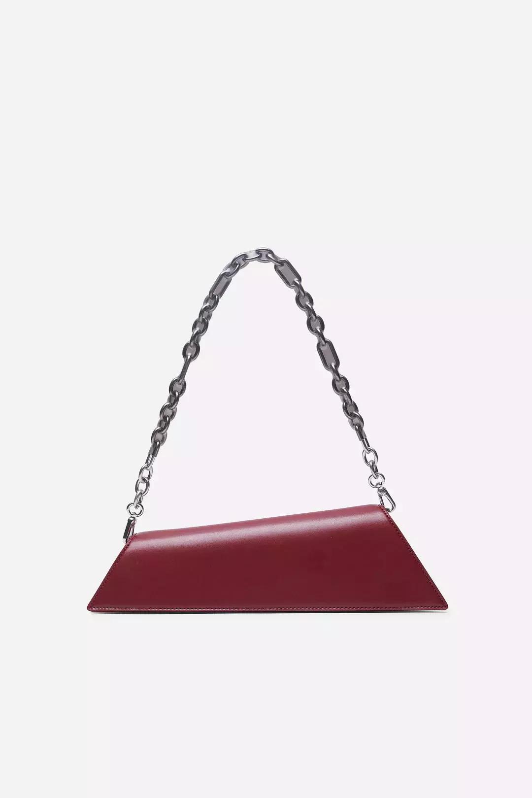 奶奶都嫌丑的旧包被Jennie背过后，半个地球的时尚博主疯狂求同款