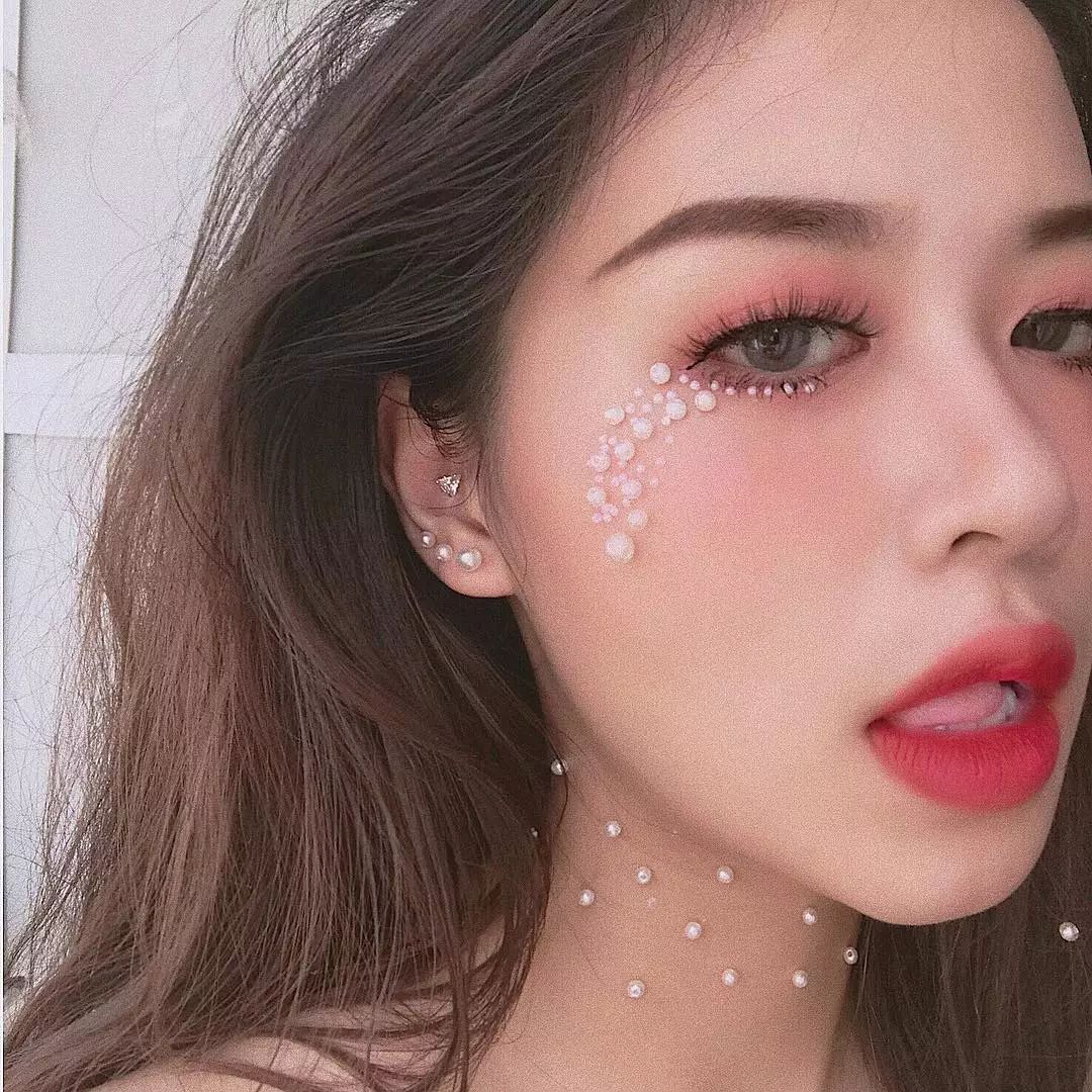 越南网红小姐姐妆容,越南ins小姐姐化妆