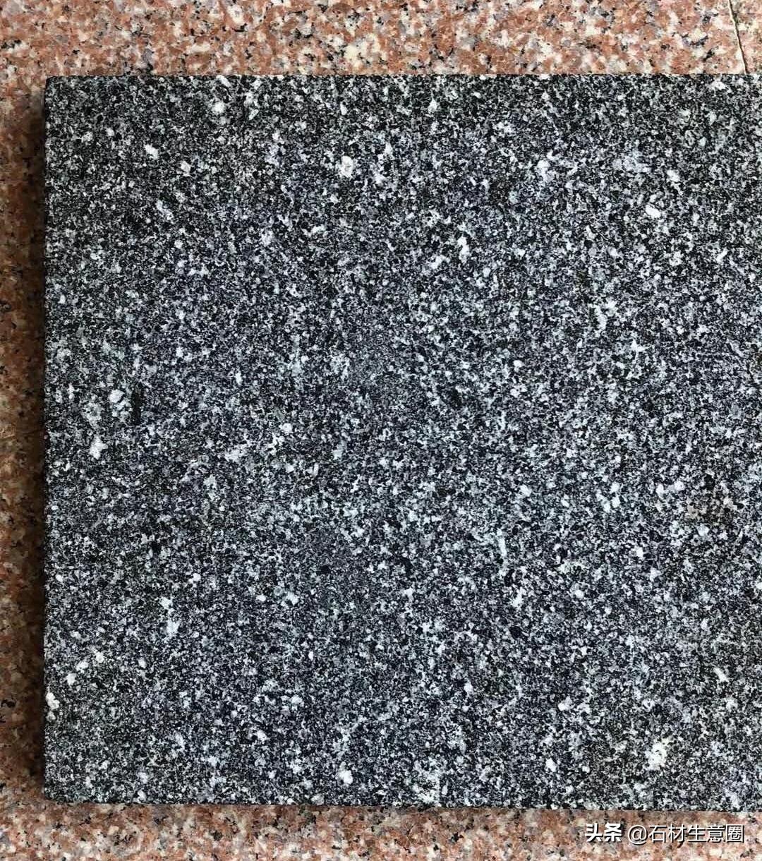 花岗岩黑色的是石英吗,景观石材花岗岩黑色