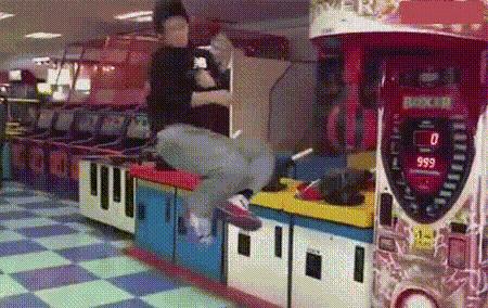 托马斯回旋踢,搞笑托马斯回旋