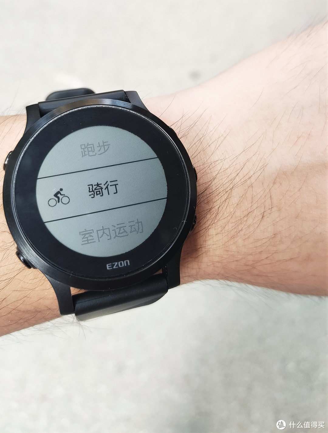 宜准r6跑步数据怎么与手机同步,宜准r6跑步手表表带