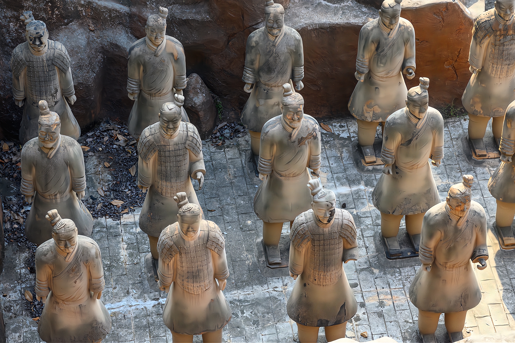 安徽兵马俑景区,安徽最大山寨兵马俑