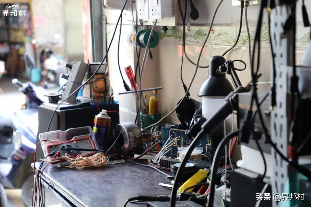 别小瞧这个二手音响店，有的是我们买不起的好宝贝，平时都藏着呢