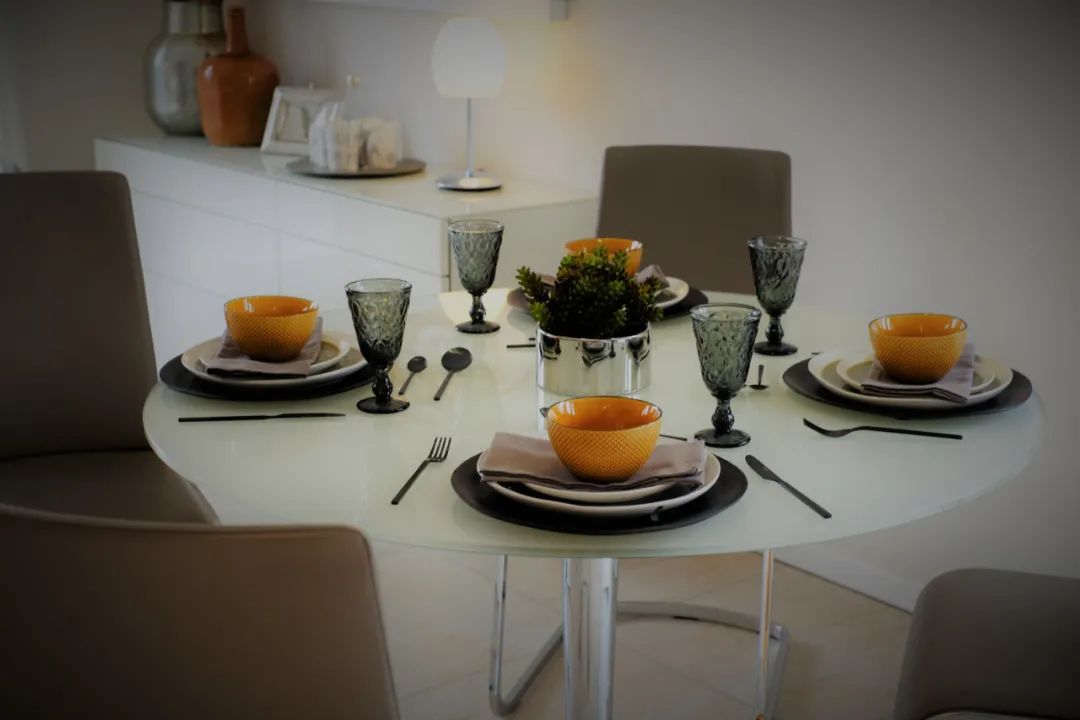 餐桌台面什么木头的好,餐桌怎么选圆桌还是方桌