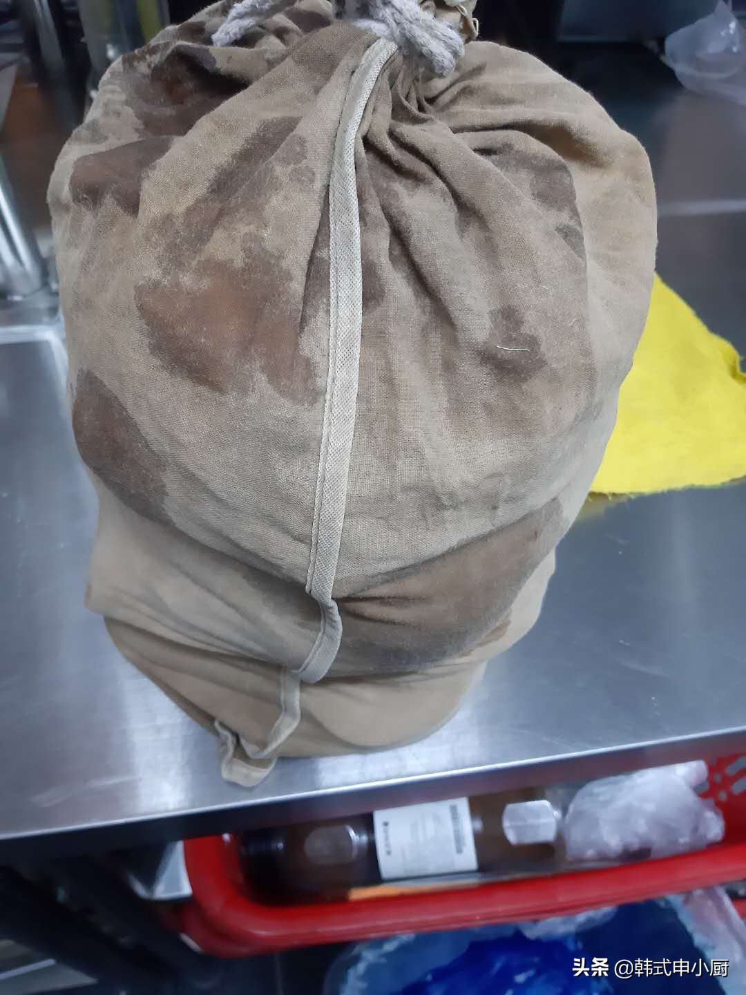 东北经典的酱猪肘怎么做入味,韩式猪肘最好吃的做法