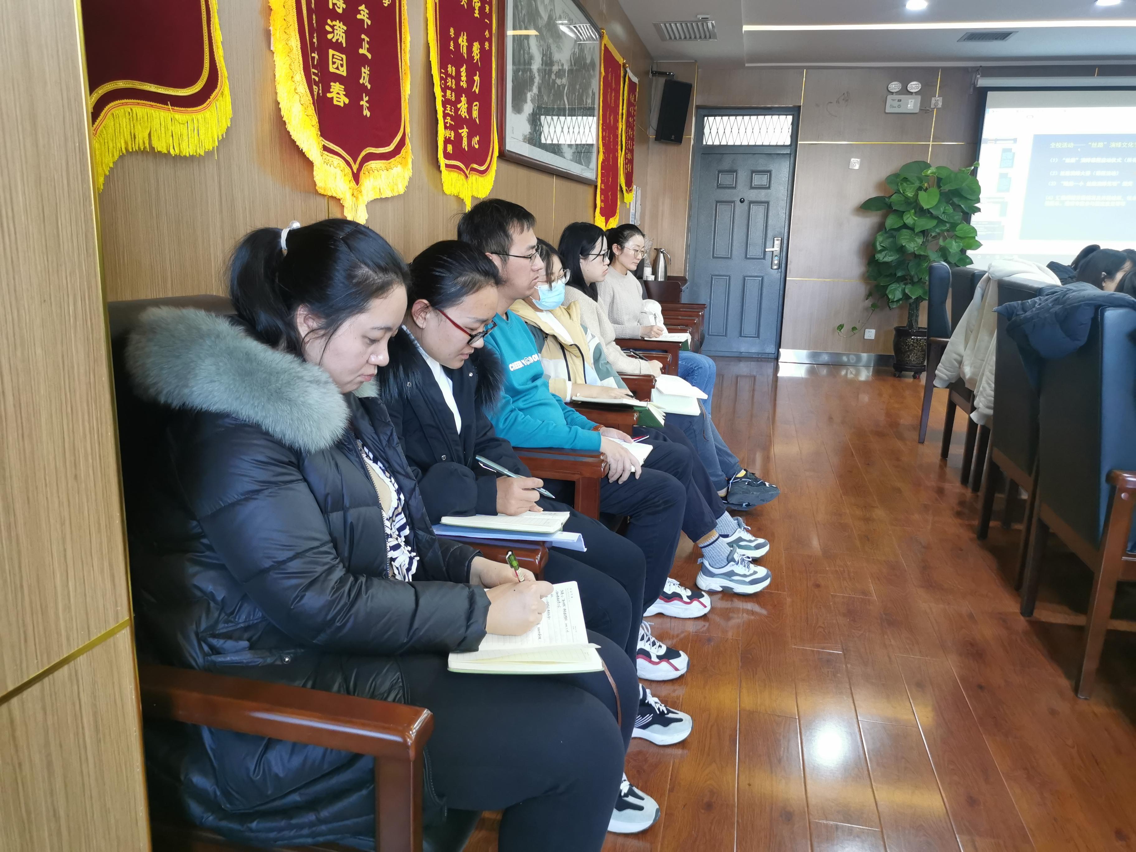 西安国际陆港第一小学教学水平,西安市国际陆港第一小学电话