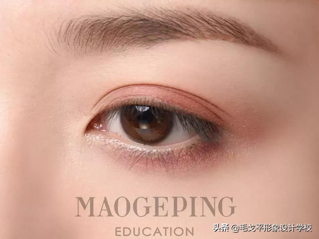 超小眼单眼皮画大眼妆教程,小眼睛眼妆怎么画显大又干净教程