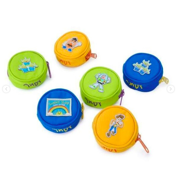 玩具总动员霸王龙大战三角龙,玩具总动员里的抱抱龙图片