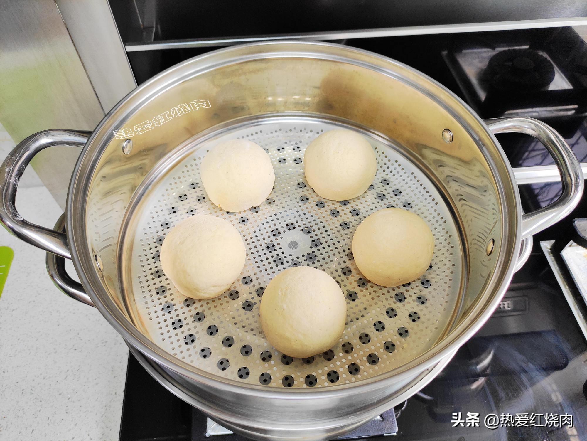 馒头蒸熟发酸怎么处理才好吃,自己蒸馒头为什么那么硬