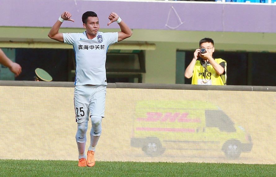 新疆足球运动员谈中国足球,新疆足球首进国家队打世预赛